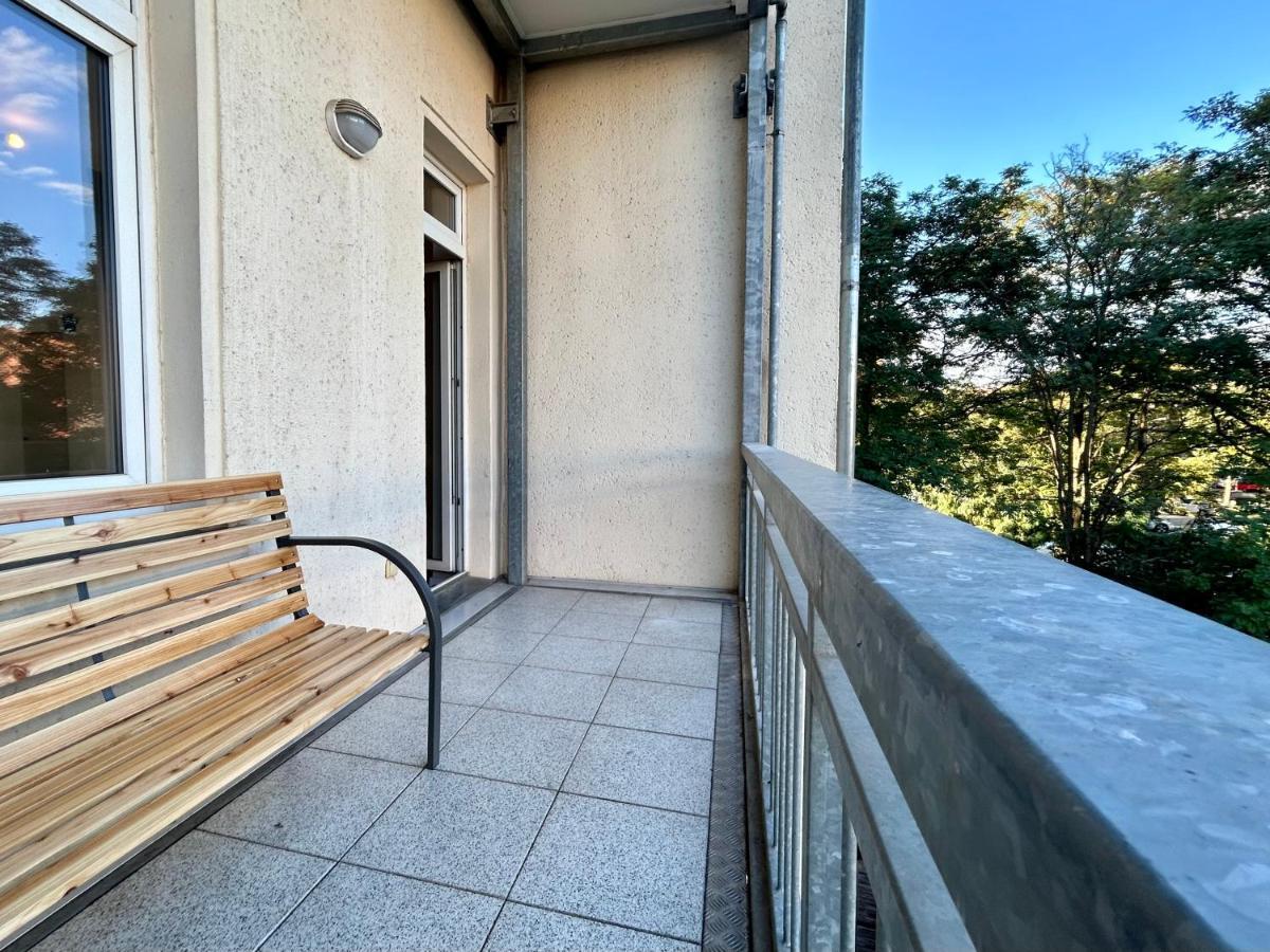 2 Schlafzimmer-balkon-kueche-parkplatz-designerbad Apartment Leipzig