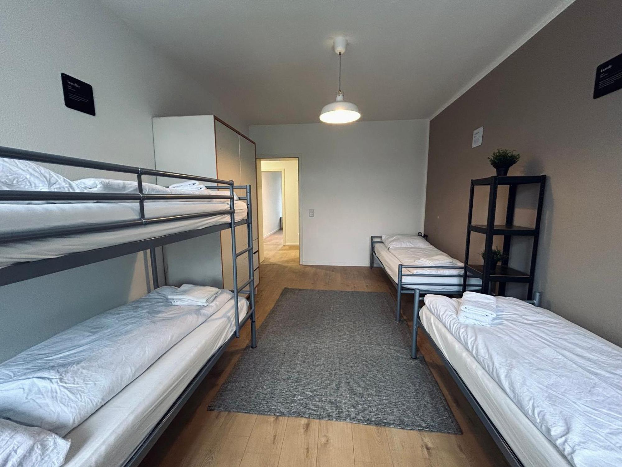 2 Schlafzimmer-balkon-kueche-parkplatz-designerbad Apartment *