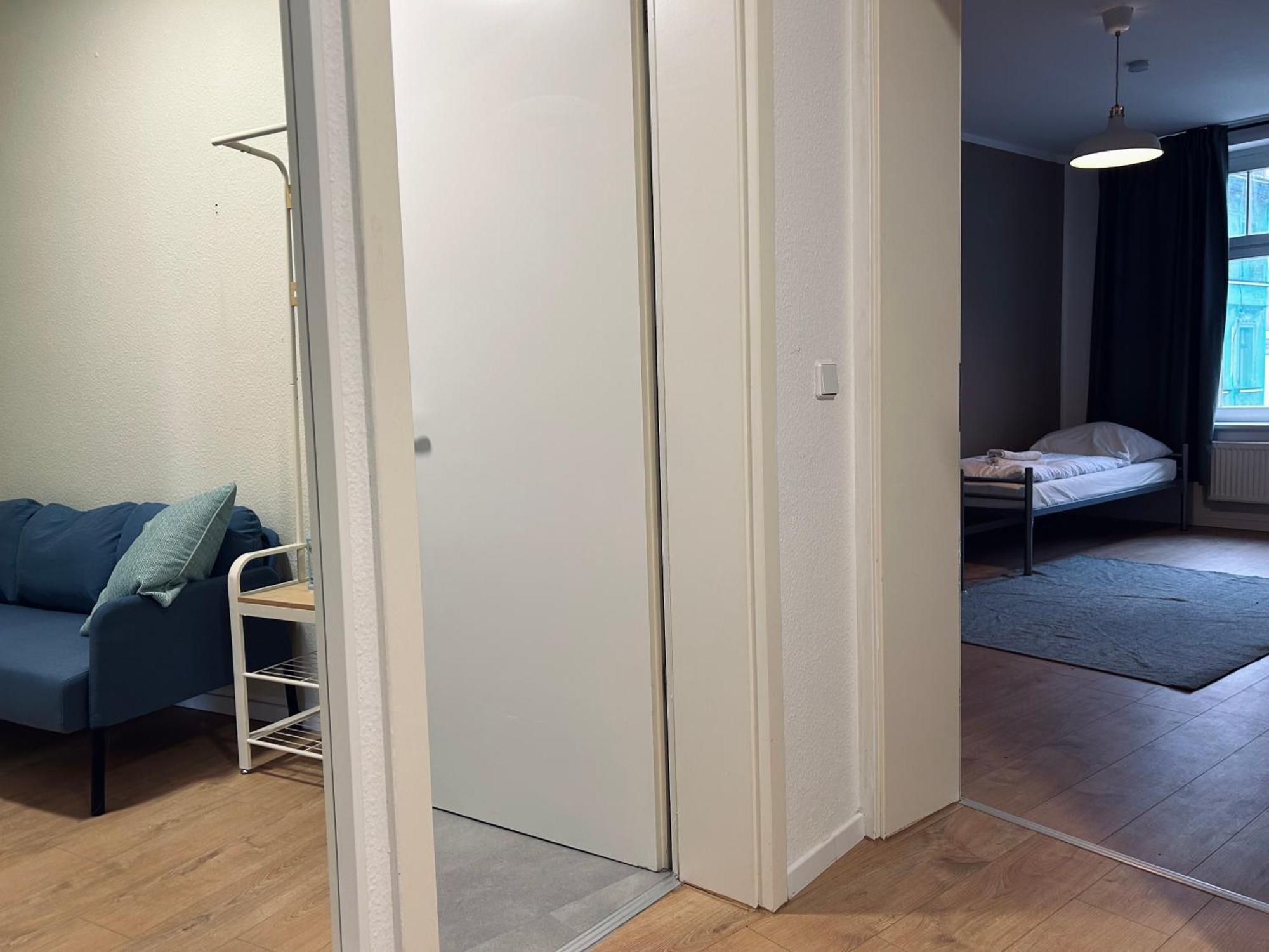 2 Schlafzimmer-balkon-kueche-parkplatz-designerbad *