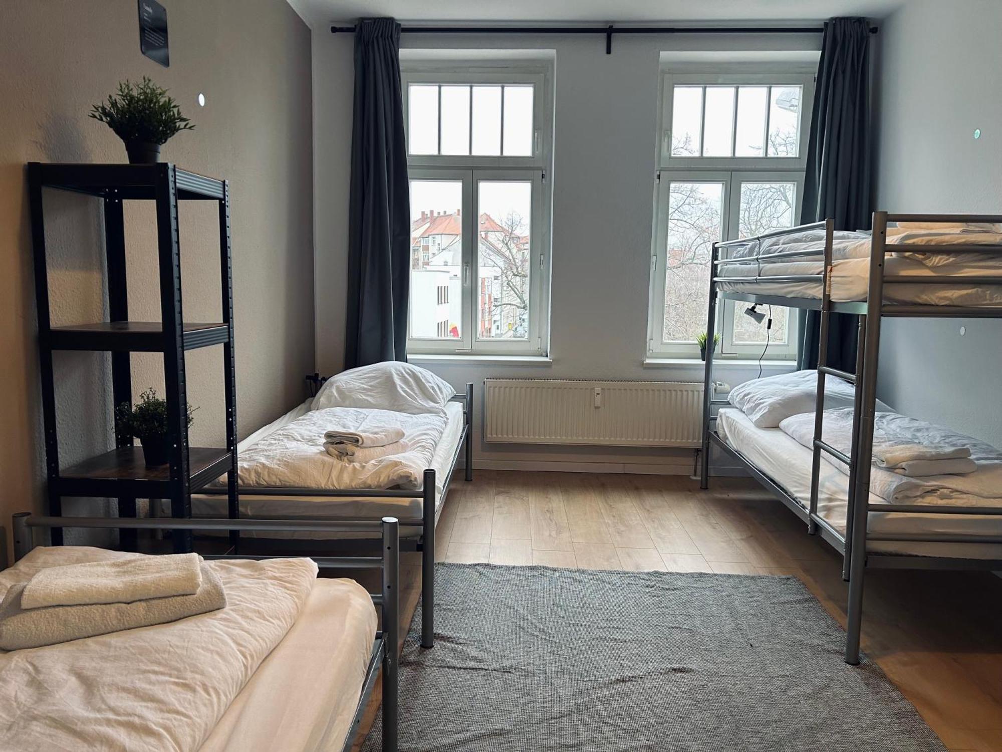 2 Schlafzimmer-balkon-kueche-parkplatz-designerbad